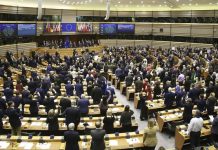 Pjevali za oproštaj: Evropski parlament “ovjerio” izlazak Velike Britanije iz EU