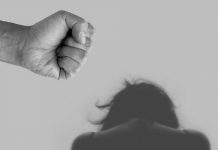 Policajac zlostavljao suprugu 15 godina, silovao je i tjerao na odnose s rođacima