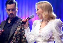 Rozga privlačila poglede u zanimljivom bijelom odijelu s prozirnim dijelovima