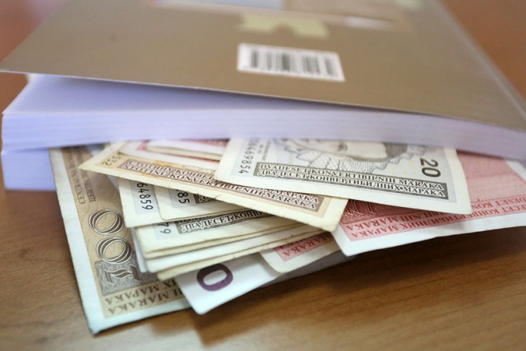 Dvojac osumnjičen za pronevjeru 872.000 KM u prijedorskom klubu