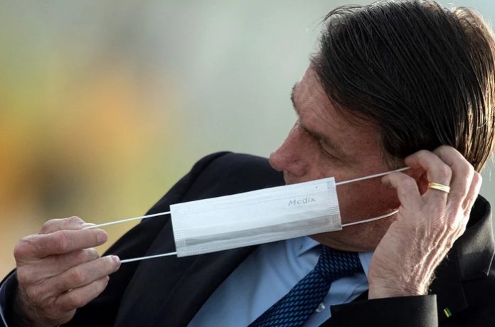jair bolsonaro maska
