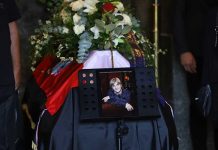 Posljednji ispraćaj Rajka Dujmića: “Svi su tu, a sada kad znaš da te vole, putuj”