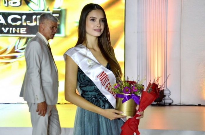 azra ahmetovic