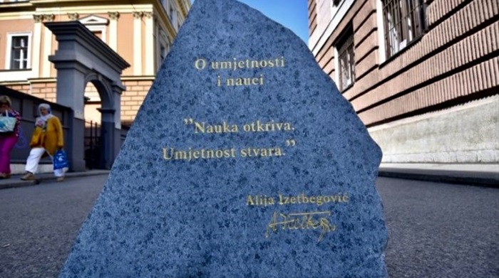 SDP poziva Ajnadžića da ukloni kamenje sa ukradenim citatima