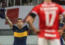 Tevez kopirao Messija i na identičan način odao počast Maradoni