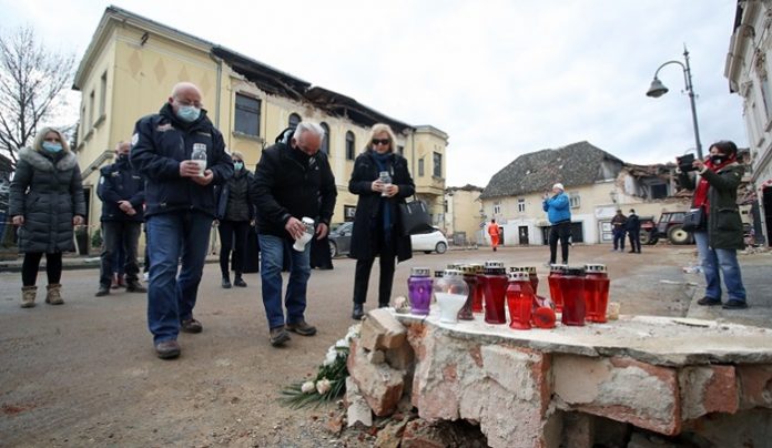 Gradonaèelnik Dumboviæ odao poèast stradalima u potresu