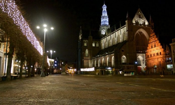 Nizozemska_koronavirus_policijski_sat_Xinhua