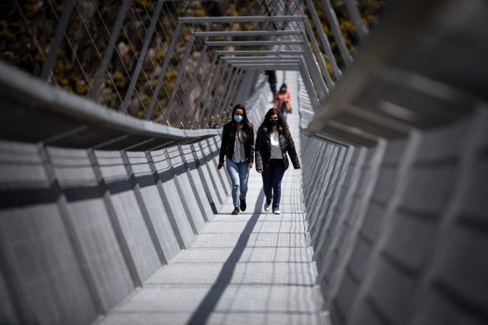 PORTUGAL-INFRASTRUCTURE-TOURISM-BRIDGE