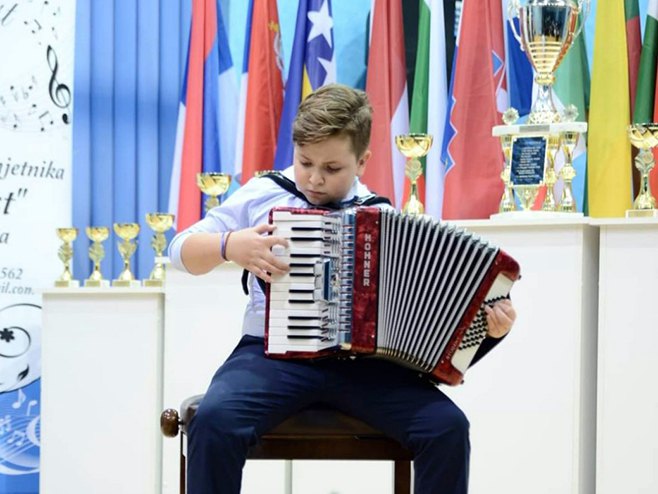 178462