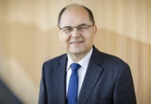 OHR obrazložio odluku Schmidta: Kako će RS platiti dug Viaductu?