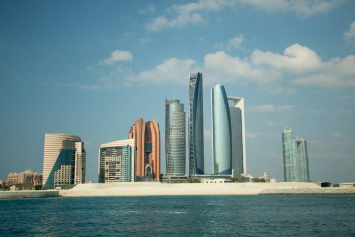 abu-dhabi-1177898_1920-750x500