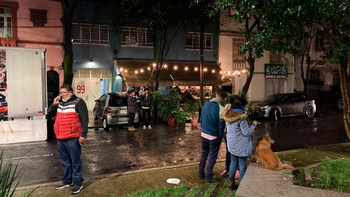 9128bbb4-9a33-46ad-9177-346f2b1f0774-AP_Mexico_Earthquake