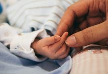 Objavljeni brojevi: Pogledajte koliko ljudi je rođeno, a koliko umrlo u BiH u prvih 6 mjeseci 2025.