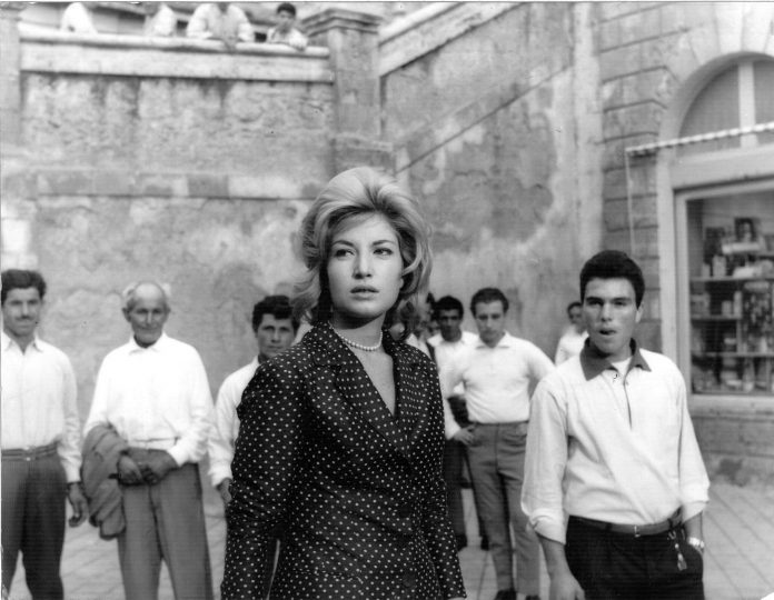 merlin_9508108_11008fdd-f931-461e-b68e-cb346bb32af5-superJumbo