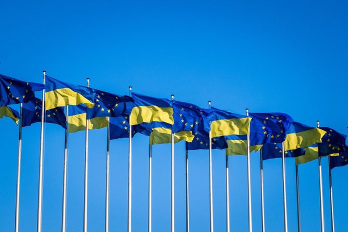 Ukraine-EU-flags