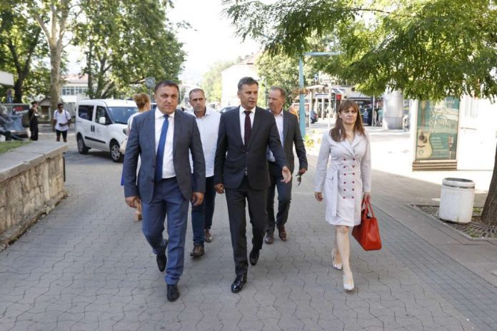 l_407ed6bf91a719380ff26faff33c3547