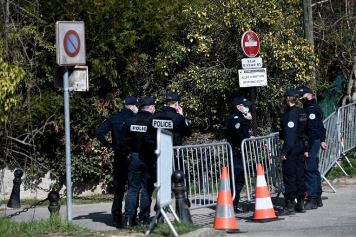 policija francuska