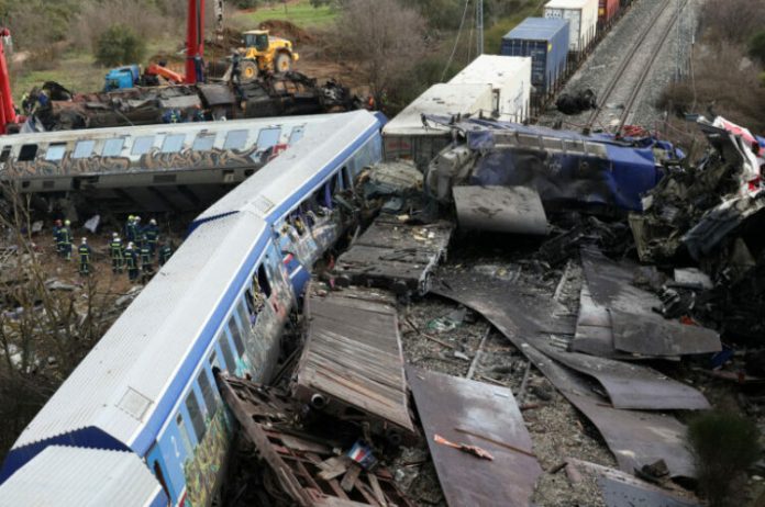 Trains collide near Larissa