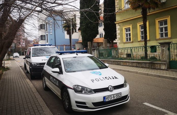 policija
