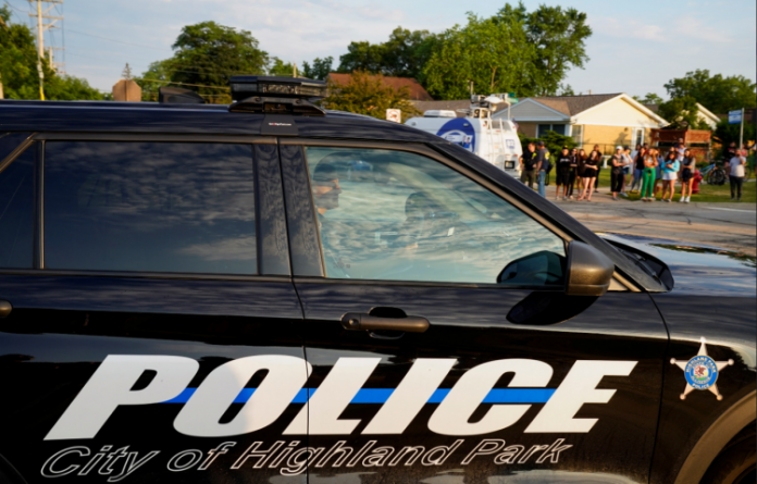 1660909185-policija-SAD-750x480