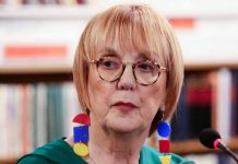 Vedrana Rudan podijelila fotografiju iz bolnice uz riječi: Kemo teče u mene, lijepo je kada neko na tebe misli