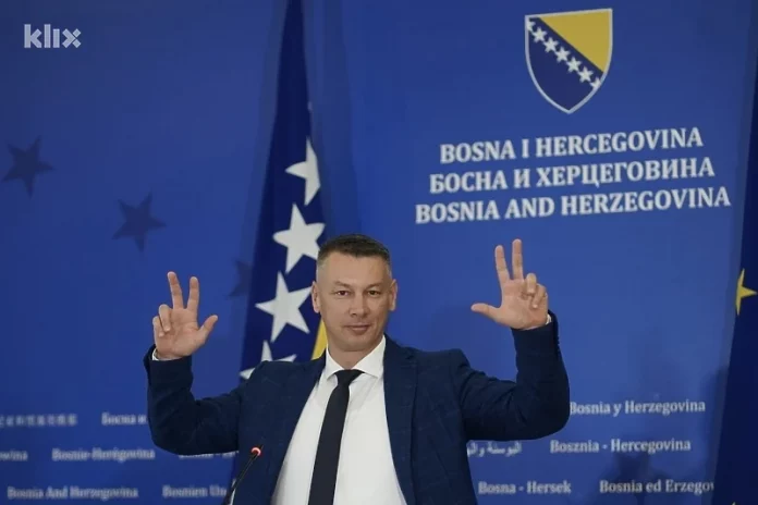 nešić tri prsta