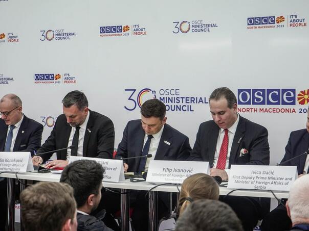 konakovic-s-ministrima-iz-regiona-potpisao-zajednicku-izjavu-o-borbi-protiv-korupcije-gamyglpwwaausx-_6568b9a01d92f