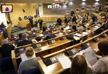 Usvojen amandman na budžet BIH, zaposlenicima u državnim institucijama će biti isplaćeno po 1.800 KM