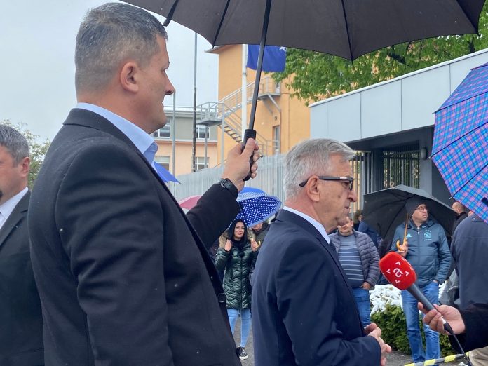 5bfd71b9-233a-42b8-9574-d821951914bc