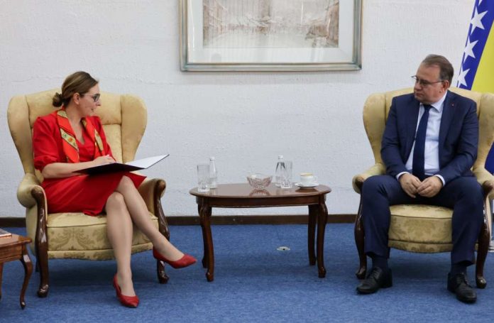 l_fb604eac5c07735033bbbac8c2b43c3e