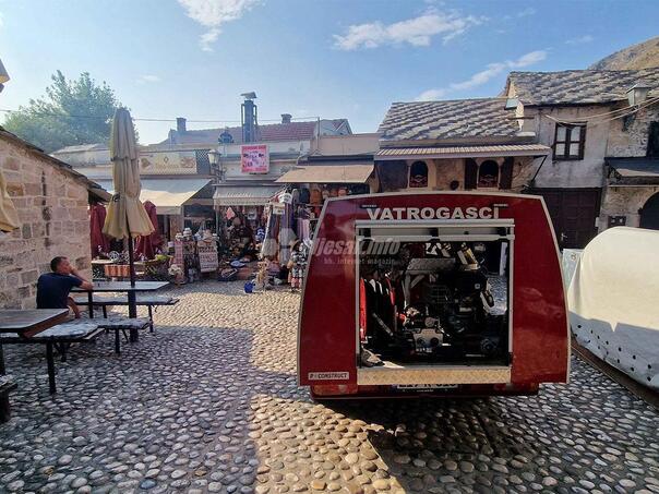 mostar-izgorio-dimnjak-cevabdzinice-u-starom-gradu-gwizqdmxyaa5icc_66d0255bac352