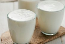 Kiselo mlijeko ili jogurt – šta je zdravije: Gastroenterolog objasnio glavnu razliku