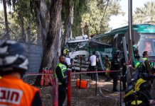 Teroristički napad u Izraelu: Kamionom se zabio u autobusku stanicu, deseci povrijeđenih