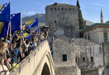 Skokom bez aplauza obilježena 31. godišnjica rušenja Starog mosta