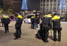 Policija u Amsterdamu uhapsila više od 60 osoba, nakon napada na izraelske navijače