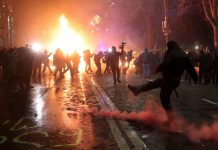 Gruzija: Sukob policije i demonstranata zbog odluke o obustavljanju pregovora o pristupanju EU