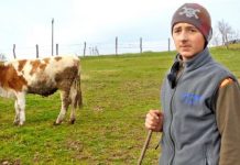 Najmlađi i najvrijedniji stočar iz Bugojna: “Kad kaže smrdi ovo ono, ja joj kažem ne smrdi ti ona čaša mlijeka”