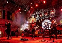 Pjevač Parnog valjka pao s bine u Dubrovniku i povrijedio se, koncert prekinut