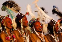 Fotografije misterioznog plemena koje desetljećima živi u potpunoj izolaciji