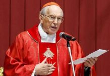 Kardinal Re: Papa Franjo bio je ‘papa među narodom’