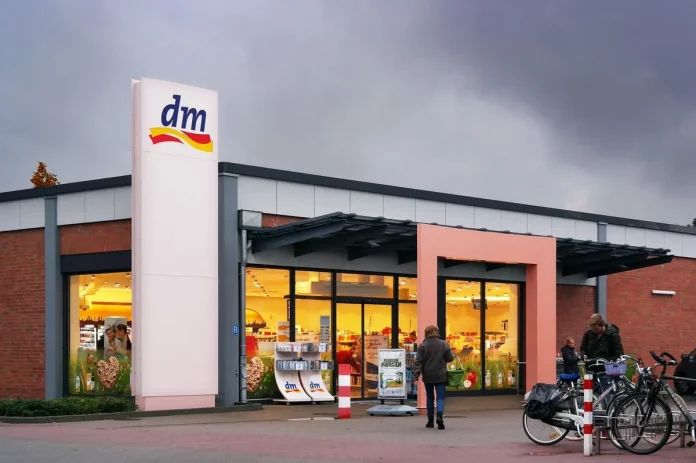 DM