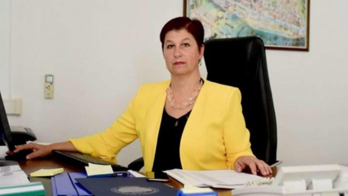 Azra Muzur