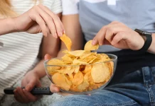 Šta se događa s vašim tijelom kada pojedete vrećicu čipsa
