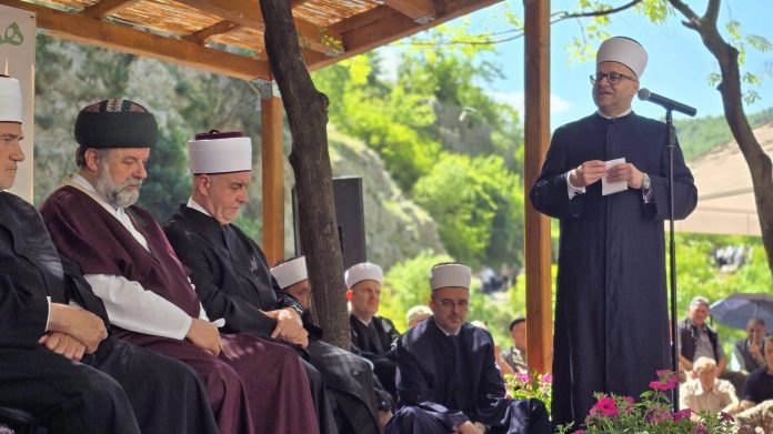 muftija-dedovic-s-blagajskog-mevluda-braneci-vakufske-lokalitete-u-sred-mostara-branimo-cast-i-dostojanstvo-svih-bosnjaka-u-svim-dijelovima-bih76147