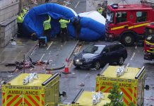 Pojavio se snimak iz Liverpula gdje se vozač zabio u navijače: Povrijeđeno najmanje 50 osoba, uhapšen napadač