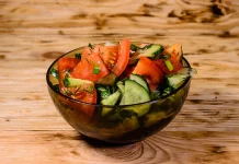 Zašto se ne preporučuje da konzumirate paradajz i krastavce u kombinaciji