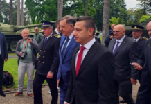 Dodik se vratio u BiH, ušetao u kasarnu Oružanih snaga