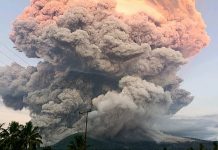 Ponovo eruptirao jedan od najvećih vulkana u Indoneziji, vlasti podigle najviši nivo uzbune