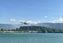 Helikopter Oružanih snaga BiH gasi požar u Grudama u izuzetno složenim vremenskim uslovima