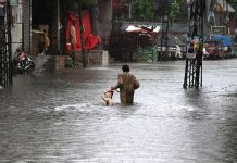 Jake kiše u Pakistanu izazvale haos: Poginule 63 osobe, otkazani brojni letovi